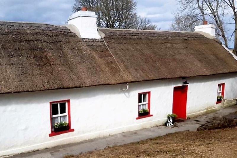 Irish Thatched Cottage For Rent In Donegal Has Unreal Views